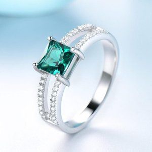 SQUARE EMERALD GREEN CUBIC ZIRCONIA RING